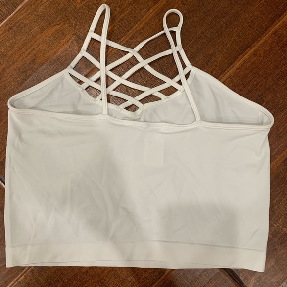 Cage Front Crop Top - Picture 3 of 4
